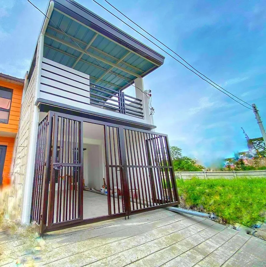 앙헬레스 Balcony & 2Br Townhouse - Near Clark Airport & Aqua Planet - Trp2 아파트 필리핀