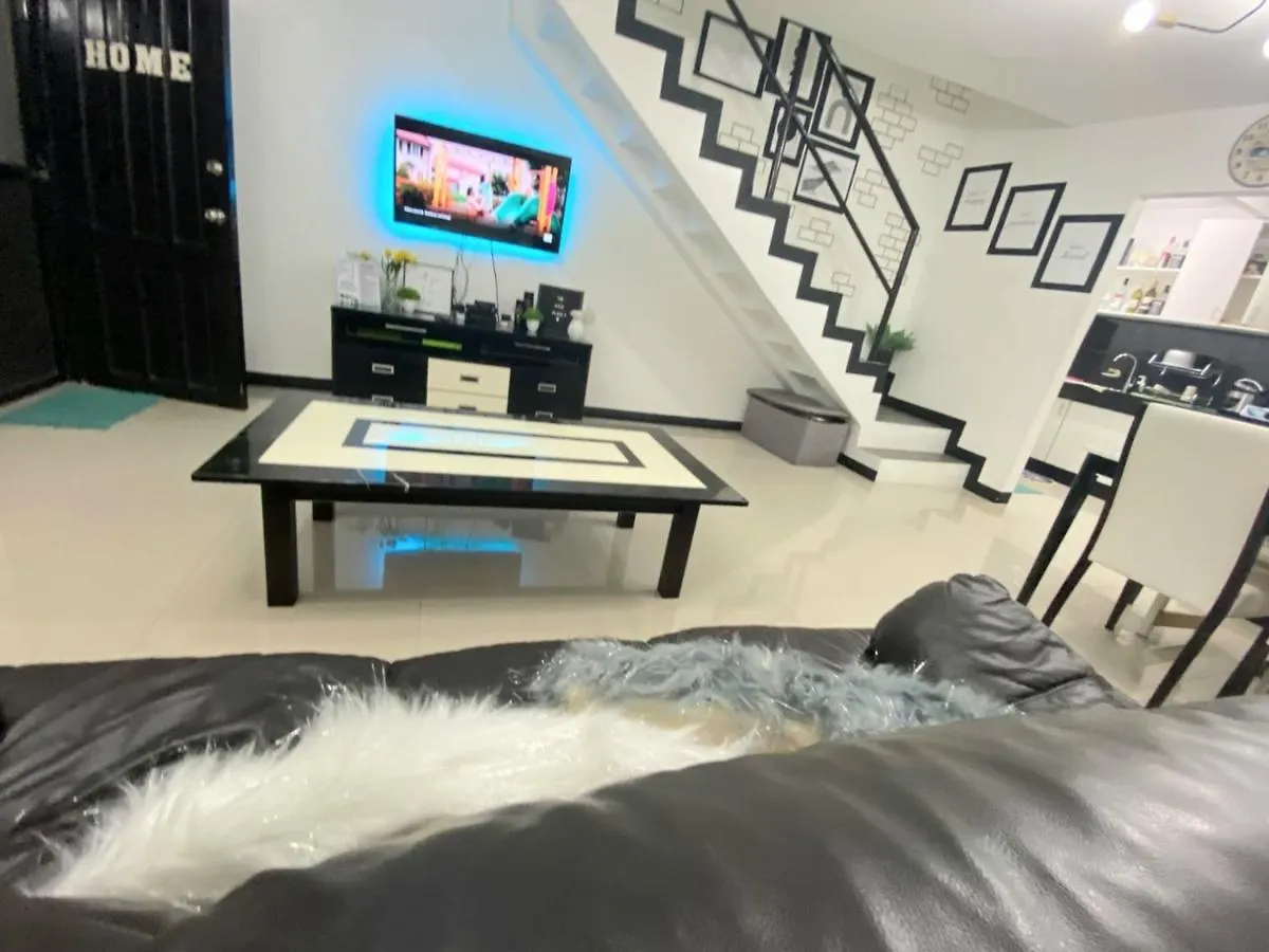 앙헬레스 Balcony & 2Br Townhouse - Near Clark Airport & Aqua Planet - Trp2 아파트