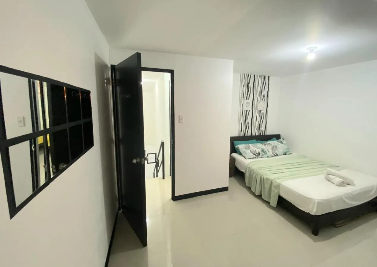앙헬레스 Balcony & 2Br Townhouse - Near Clark Airport & Aqua Planet - Trp2 아파트