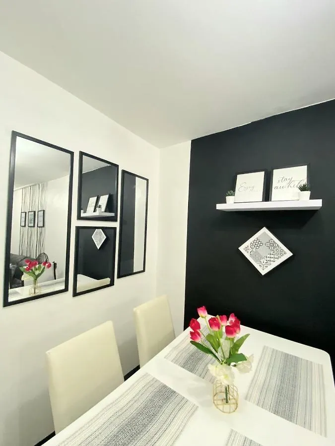 앙헬레스 Balcony & 2Br Townhouse - Near Clark Airport & Aqua Planet - Trp2 아파트 0*,