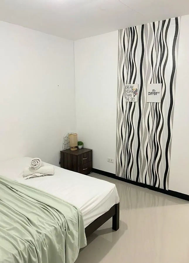 앙헬레스 Balcony & 2Br Townhouse - Near Clark Airport & Aqua Planet - Trp2 아파트