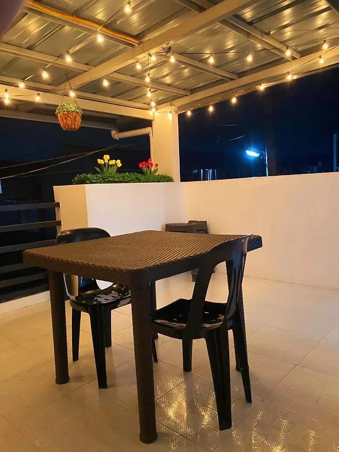 앙헬레스 Balcony & 2Br Townhouse - Near Clark Airport & Aqua Planet - Trp2 아파트 0*,