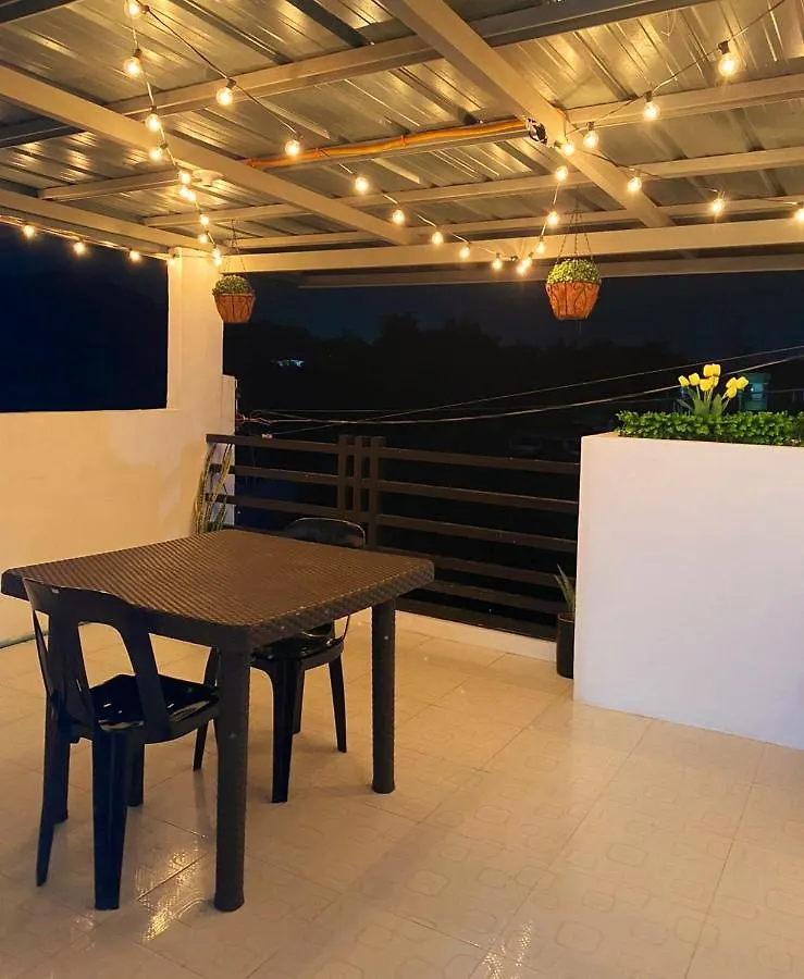 앙헬레스 Balcony & 2Br Townhouse - Near Clark Airport & Aqua Planet - Trp2 아파트 0*,