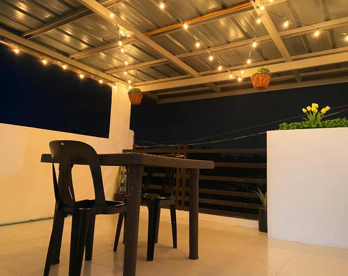 앙헬레스 Balcony & 2Br Townhouse - Near Clark Airport & Aqua Planet - Trp2 아파트