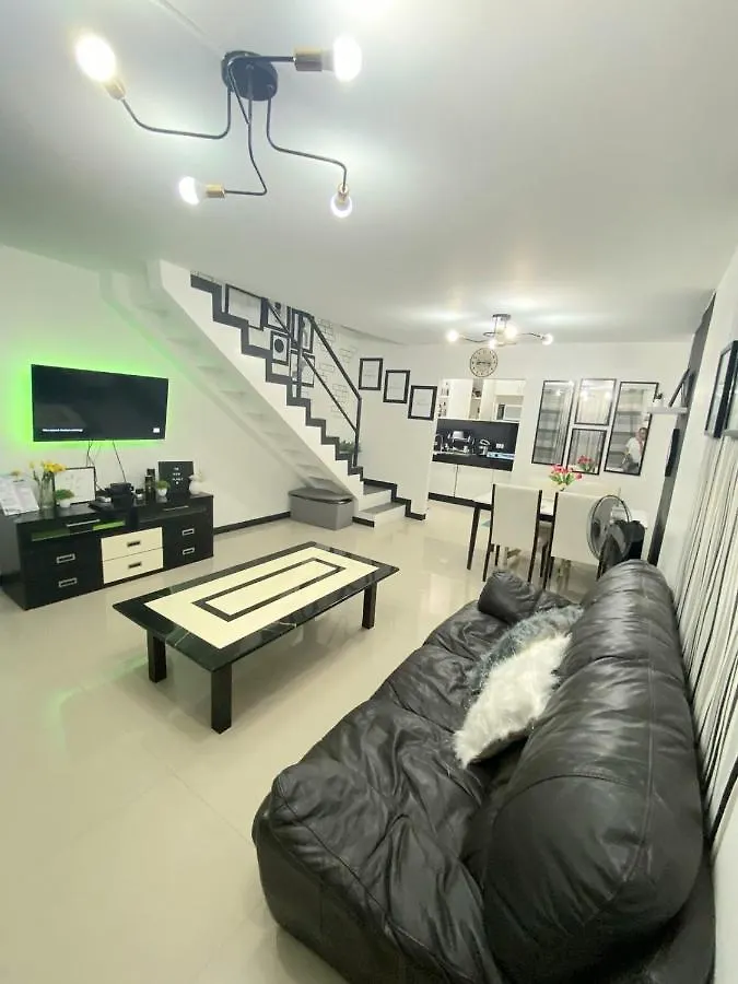 Apartament Balcony & 2Br Townhouse - Near Clark Airport & Aqua Planet - Trp2 Angeles 0*,  Filipiny