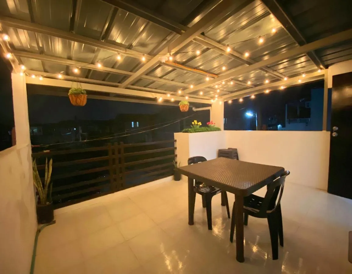Apartament Balcony & 2Br Townhouse - Near Clark Airport & Aqua Planet - Trp2 Angeles