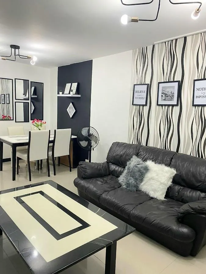 Balcony & 2Br Townhouse - Near Clark Airport & Aqua Planet - Trp2 location